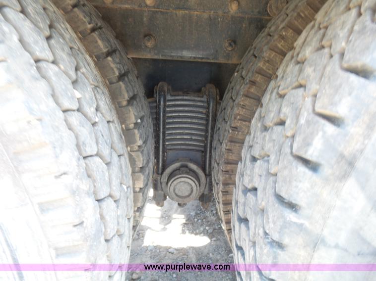 image for item K7089 2001 Mack CH613 semi truck