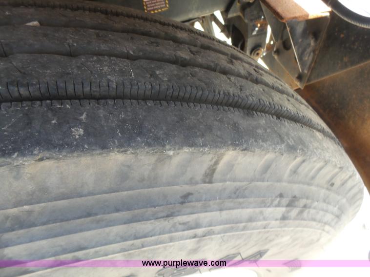 image for item K7089 2001 Mack CH613 semi truck