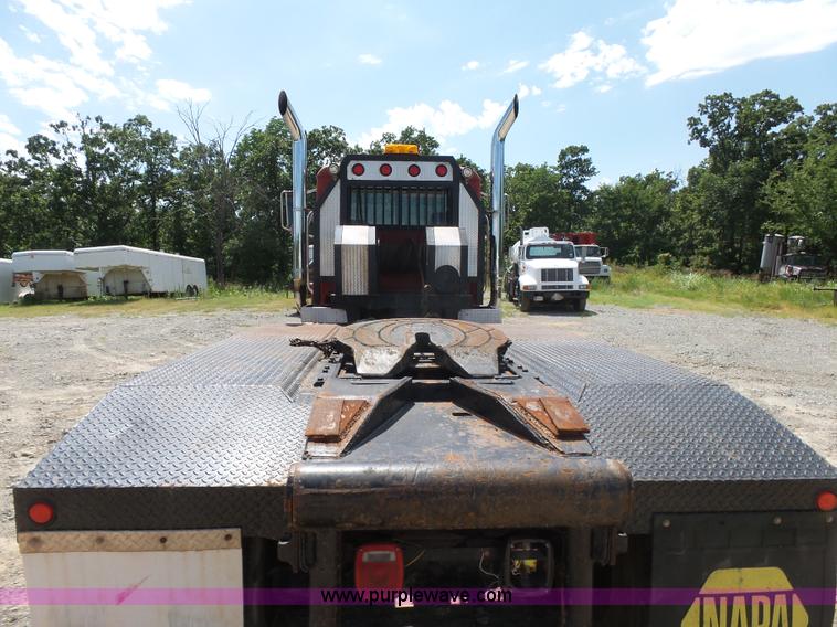 image for item K7089 2001 Mack CH613 semi truck