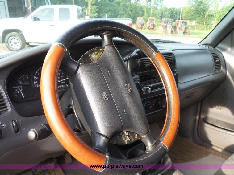 image for item K7097 1999 Ford Ranger XLT SuperCab pickup truck