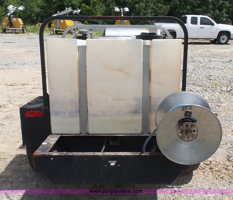 image for item K7101 2011 Hydrotec SC30006012 power washing trailer