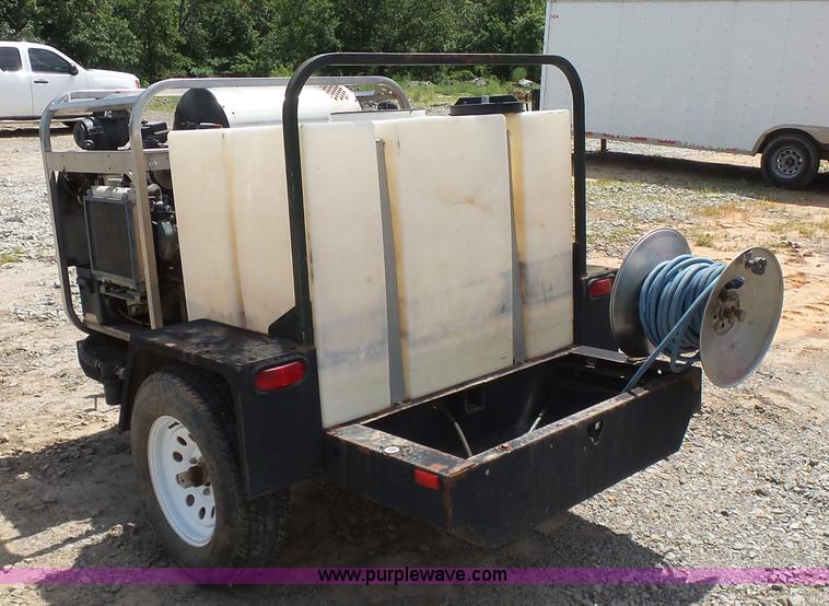 image for item K7101 2011 Hydrotec SC30006012 power washing trailer