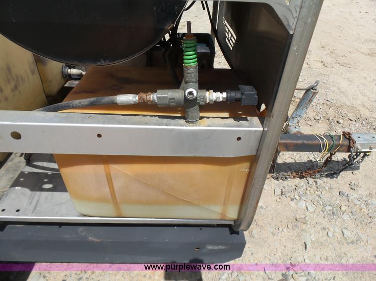 image for item K7101 2011 Hydrotec SC30006012 power washing trailer