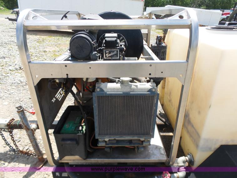 image for item K7101 2011 Hydrotec SC30006012 power washing trailer