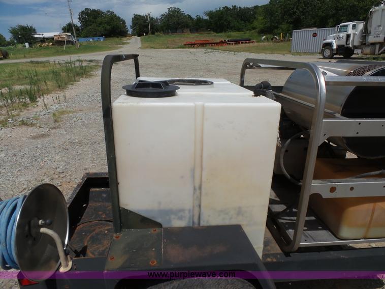 image for item K7101 2011 Hydrotec SC30006012 power washing trailer