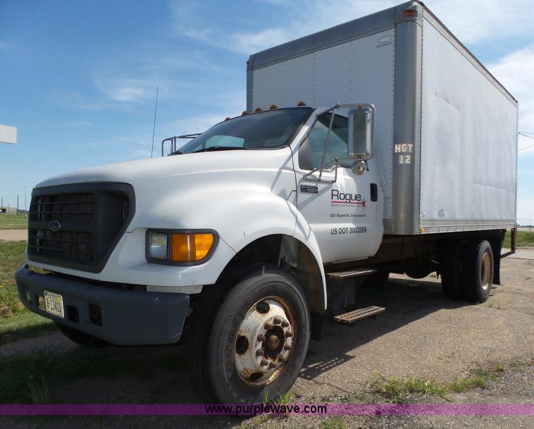 image for item K8427 2000 Ford F650 XL box truck