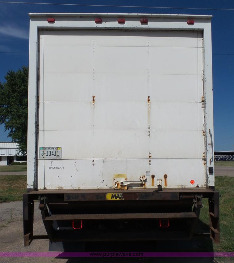 image for item K8427 2000 Ford F650 XL box truck