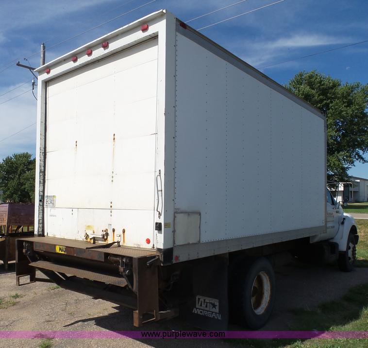 image for item K8427 2000 Ford F650 XL box truck