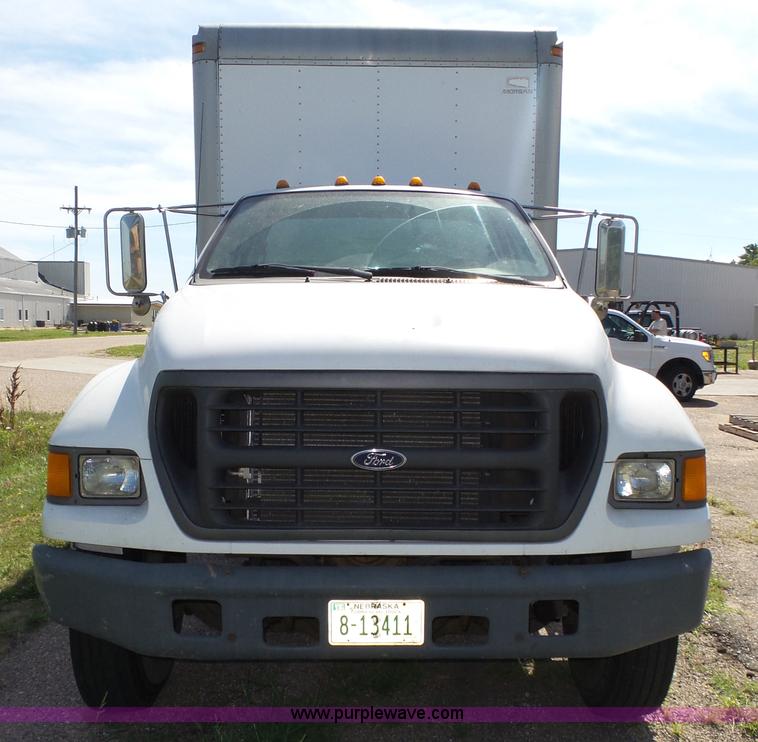image for item K8427 2000 Ford F650 XL box truck