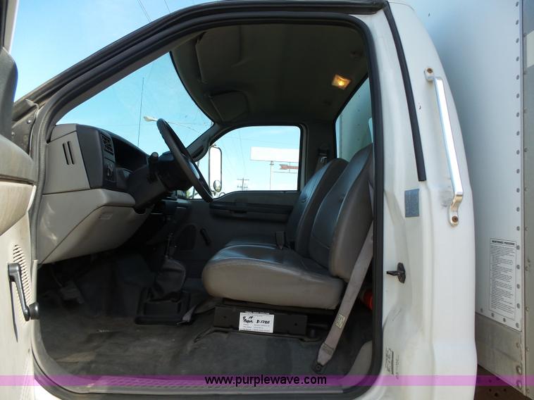 image for item K8427 2000 Ford F650 XL box truck