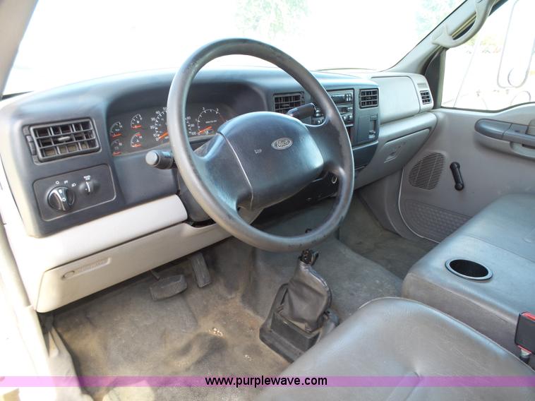 image for item K8427 2000 Ford F650 XL box truck