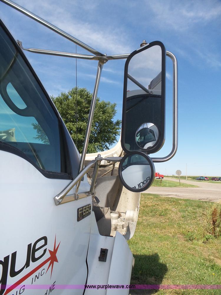 image for item K8427 2000 Ford F650 XL box truck