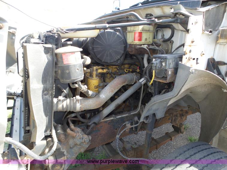 image for item K8427 2000 Ford F650 XL box truck