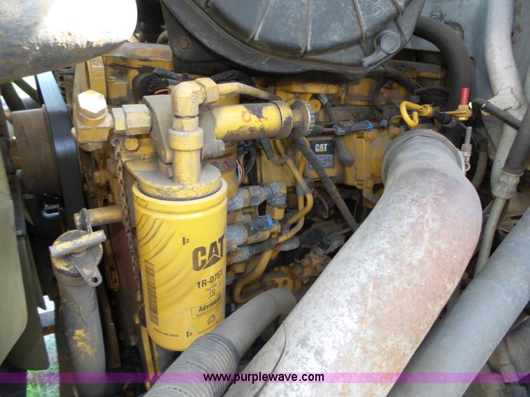 image for item K8427 2000 Ford F650 XL box truck