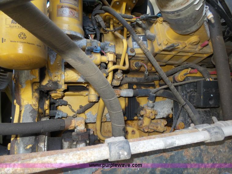 image for item K8427 2000 Ford F650 XL box truck