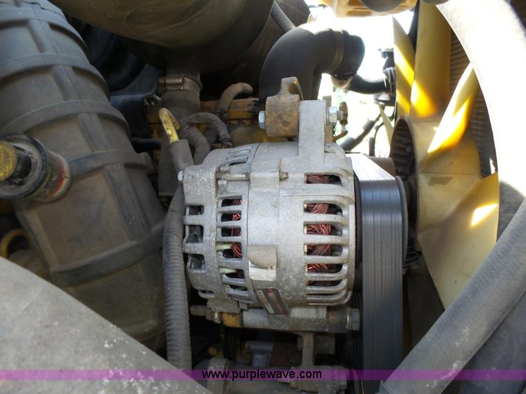 image for item K8427 2000 Ford F650 XL box truck