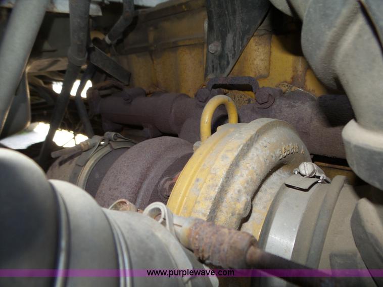 image for item K8427 2000 Ford F650 XL box truck