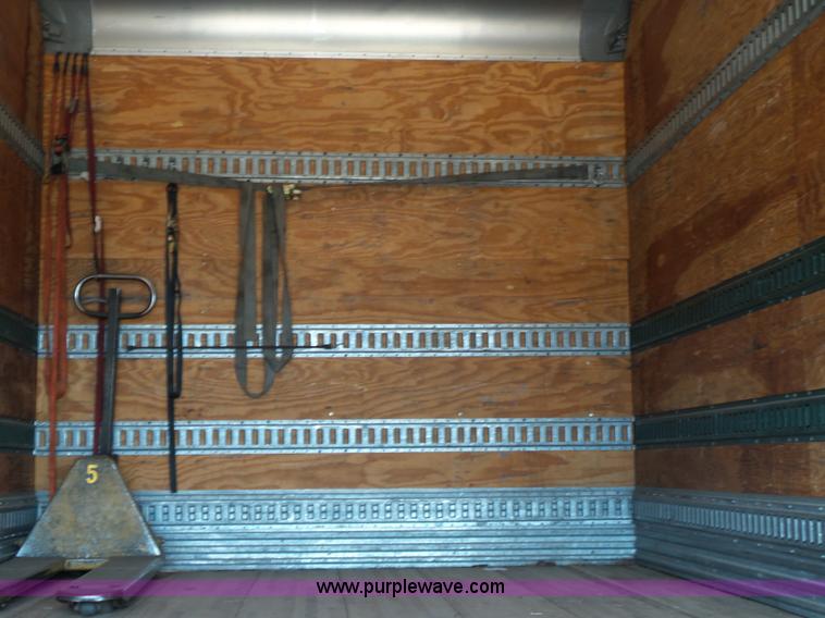 image for item K8427 2000 Ford F650 XL box truck