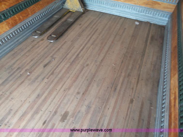 image for item K8427 2000 Ford F650 XL box truck