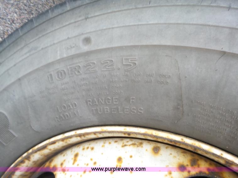 image for item K8427 2000 Ford F650 XL box truck