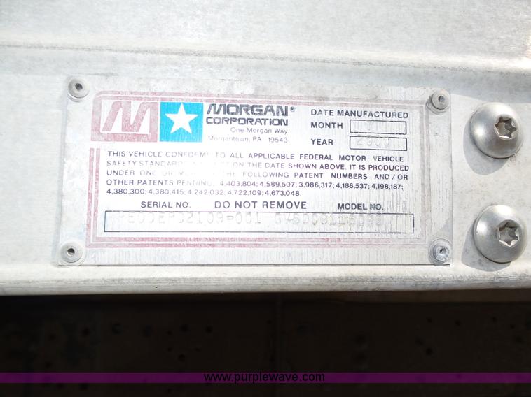 image for item K8427 2000 Ford F650 XL box truck