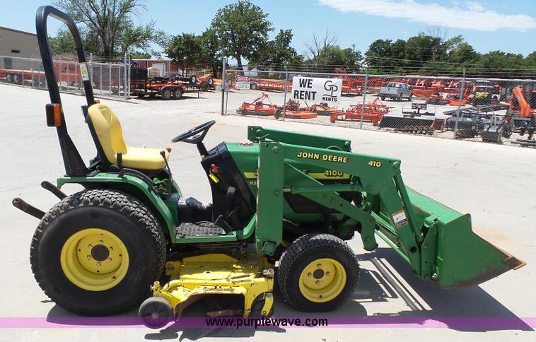 image for item K8772 1998 John Deere 4100 MFWD tractor