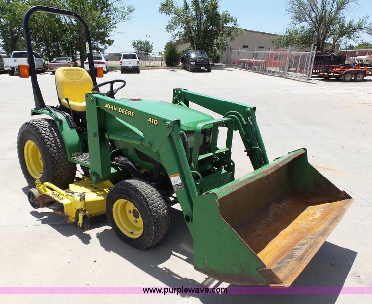 image for item K8772 1998 John Deere 4100 MFWD tractor