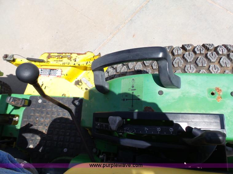 image for item K8772 1998 John Deere 4100 MFWD tractor