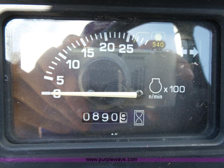 image for item K8772 1998 John Deere 4100 MFWD tractor