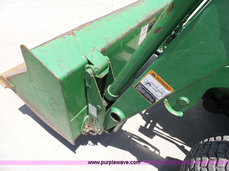 image for item K8772 1998 John Deere 4100 MFWD tractor