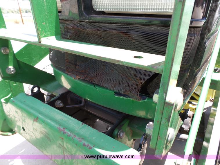 image for item K8772 1998 John Deere 4100 MFWD tractor