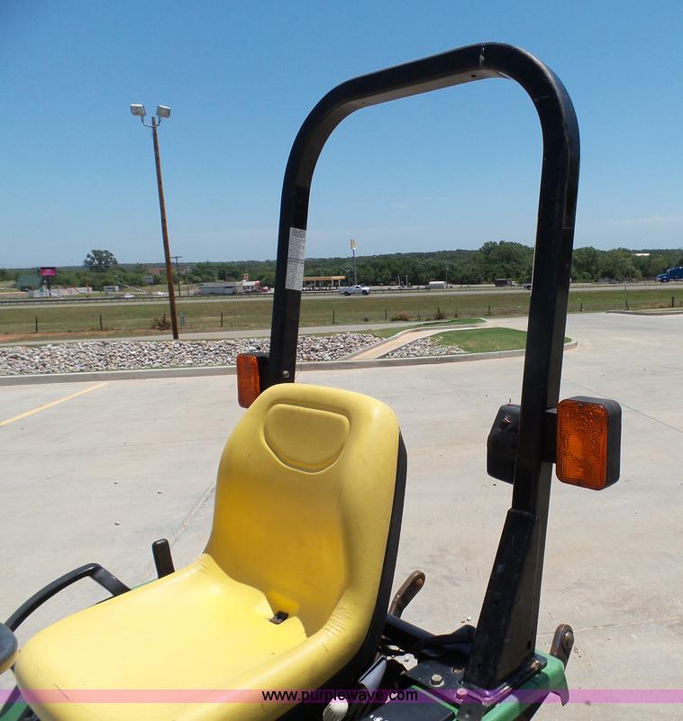 image for item K8772 1998 John Deere 4100 MFWD tractor