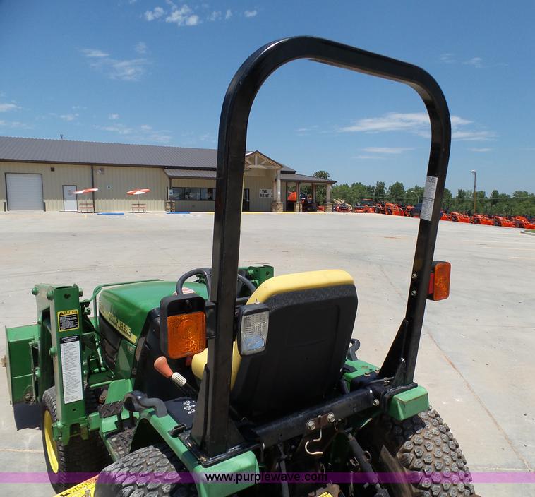 image for item K8772 1998 John Deere 4100 MFWD tractor