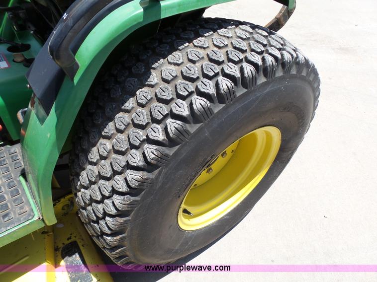 image for item K8772 1998 John Deere 4100 MFWD tractor