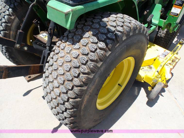 image for item K8772 1998 John Deere 4100 MFWD tractor