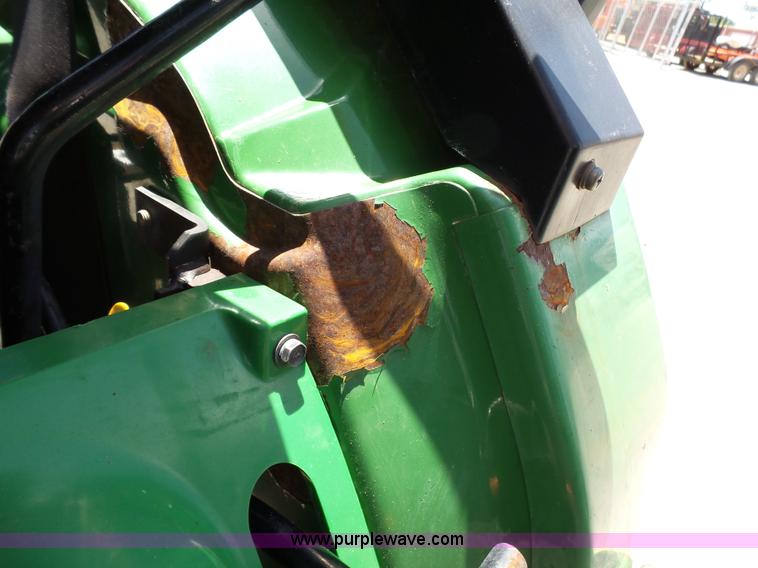 image for item K8772 1998 John Deere 4100 MFWD tractor