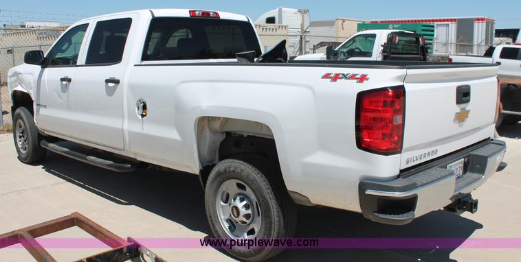 image for item K8828 2015 Chevrolet Silverado 2500HD Crew Cab pickup truck