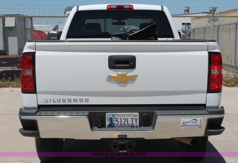 image for item K8828 2015 Chevrolet Silverado 2500HD Crew Cab pickup truck