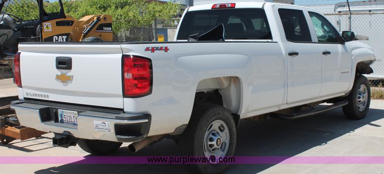 image for item K8828 2015 Chevrolet Silverado 2500HD Crew Cab pickup truck