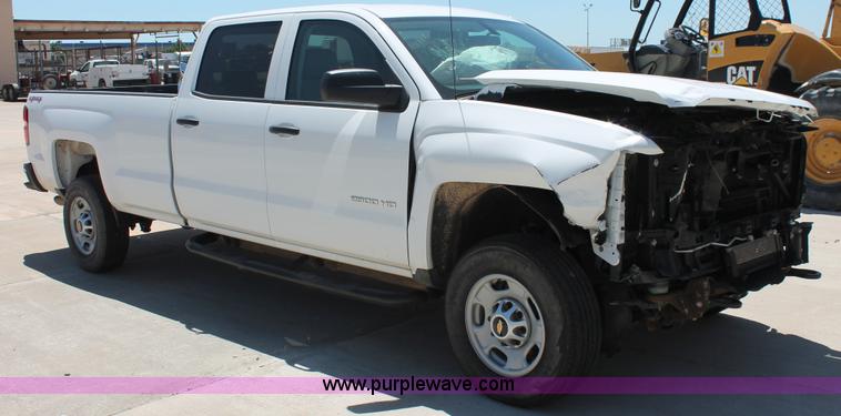 image for item K8828 2015 Chevrolet Silverado 2500HD Crew Cab pickup truck