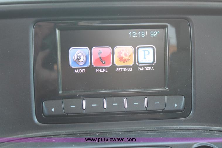 image for item K8828 2015 Chevrolet Silverado 2500HD Crew Cab pickup truck