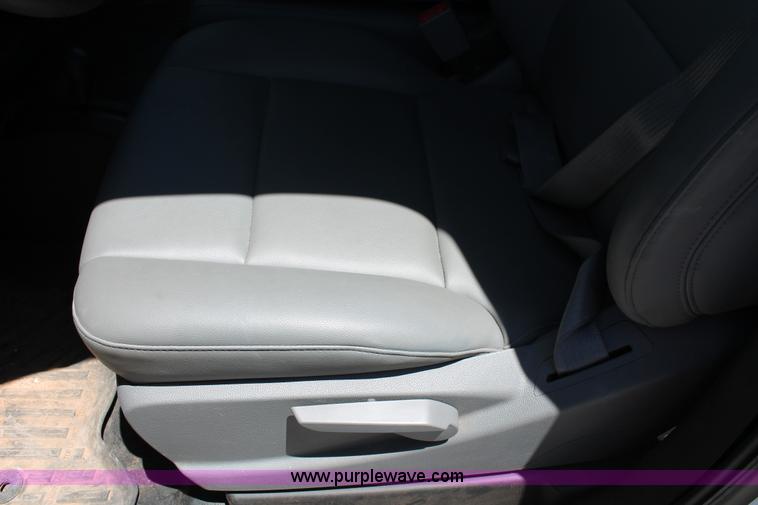 image for item K8828 2015 Chevrolet Silverado 2500HD Crew Cab pickup truck