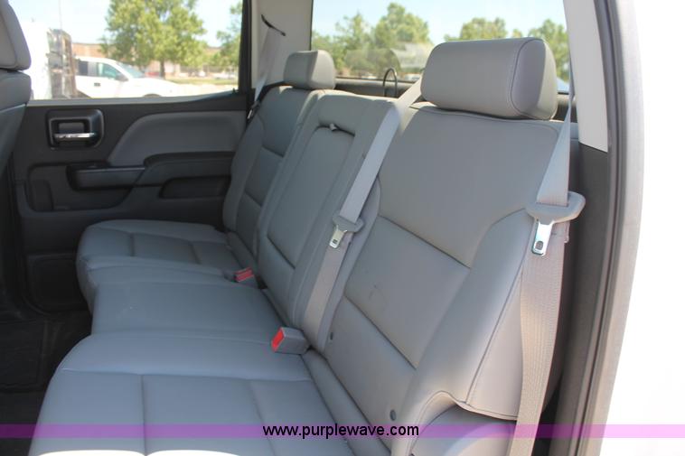 image for item K8828 2015 Chevrolet Silverado 2500HD Crew Cab pickup truck