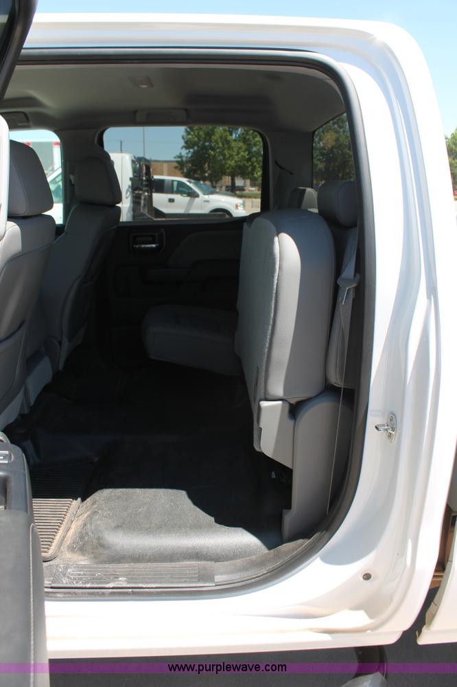 image for item K8828 2015 Chevrolet Silverado 2500HD Crew Cab pickup truck