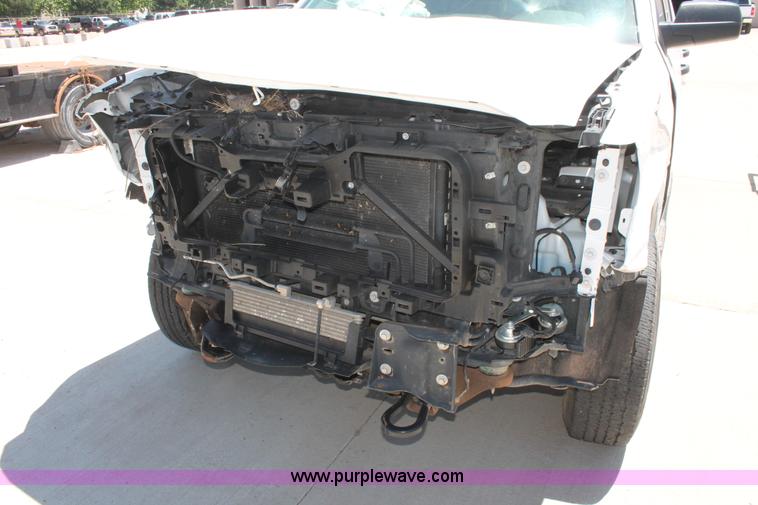 image for item K8828 2015 Chevrolet Silverado 2500HD Crew Cab pickup truck