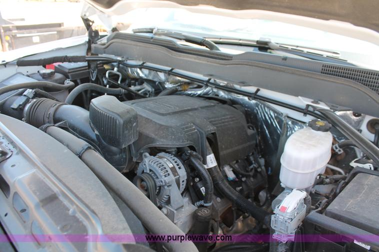 image for item K8828 2015 Chevrolet Silverado 2500HD Crew Cab pickup truck