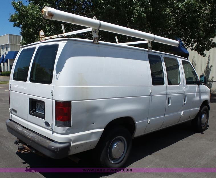 image for item L2889 2006 Ford E250 van