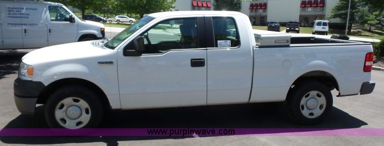 image for item L2890 2005 Ford F150 SuperCab pickup truck