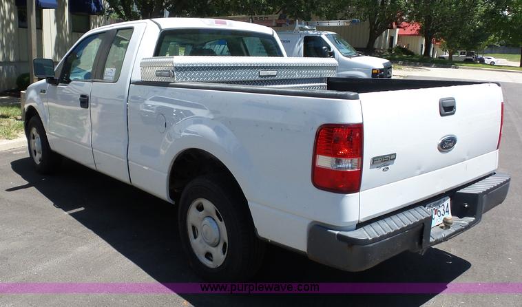 image for item L2890 2005 Ford F150 SuperCab pickup truck