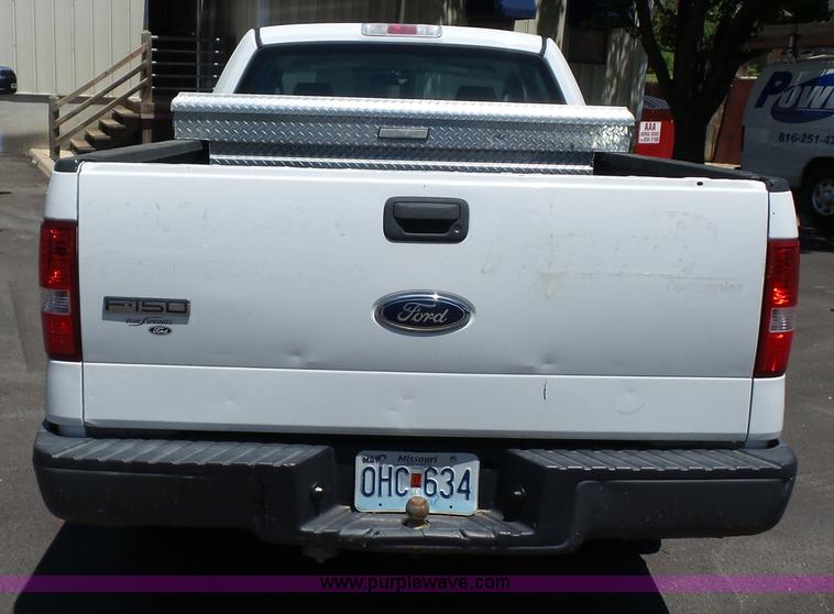 image for item L2890 2005 Ford F150 SuperCab pickup truck